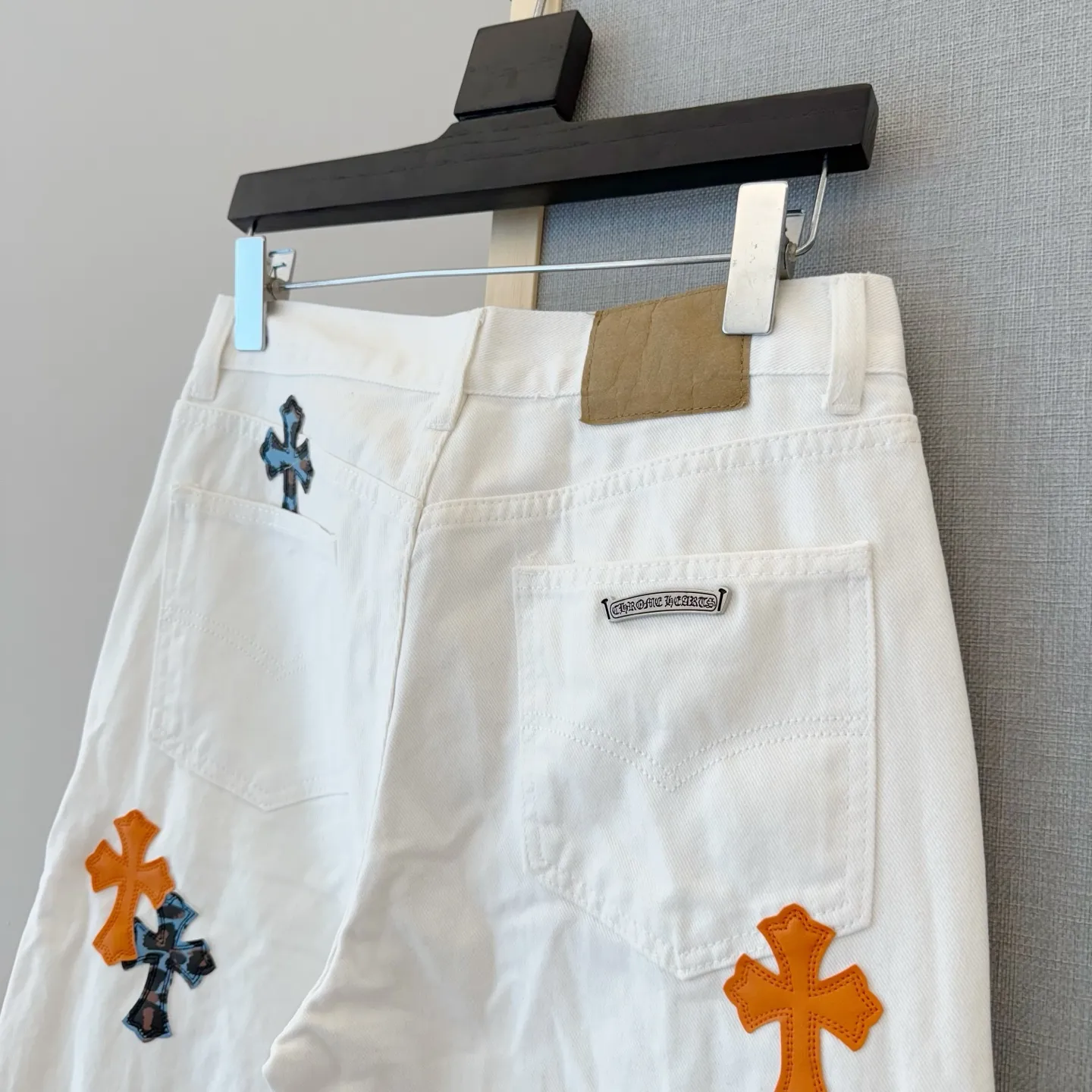 P240 model number: D330 Chrome Hearts Chrome Hearts straight casual white leather jeans SIZE #28-34